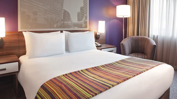 Hotelzimmer mit Doppelbett